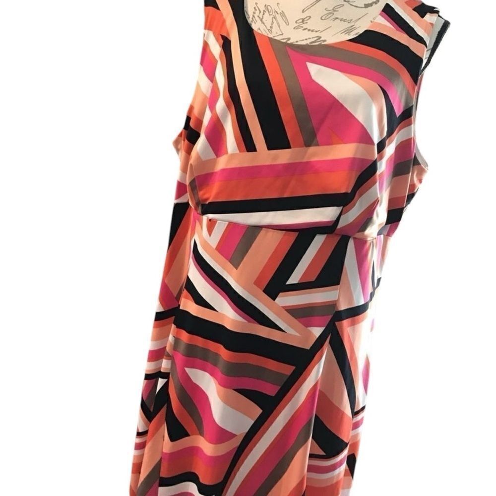 Pink and Black Sleeveless Sheath Mini Dress - Picture 2 of 9